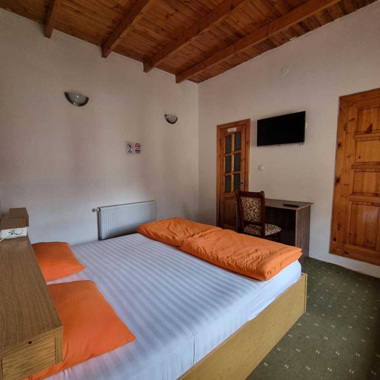 Sim Sim Hostel & Guest House Near The Church Samarcande Extérieur photo