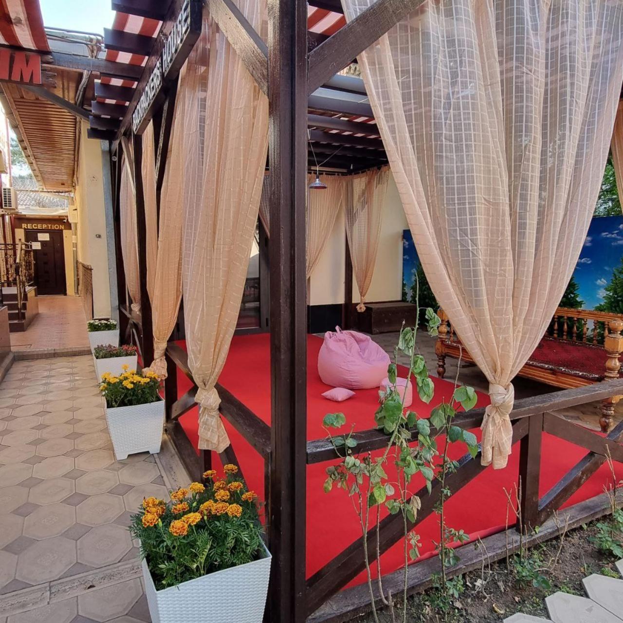 Sim Sim Hostel & Guest House Near The Church Samarcande Extérieur photo